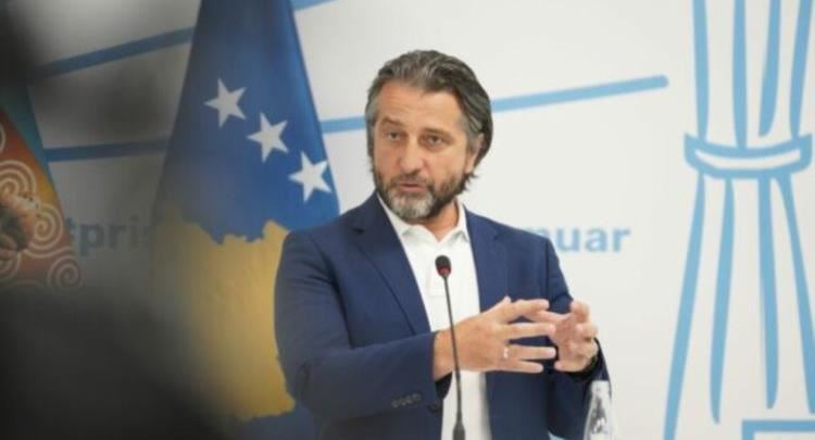 Rama: Të dhimbshme pamjet e qytetarëve duke u rrahur e mjekuar në QKUK – Kurti iku me xhipa të zi