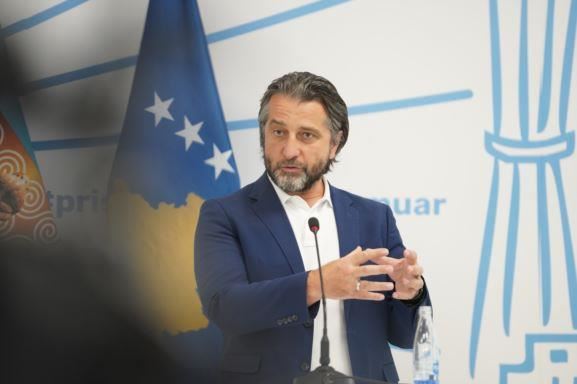 Përparim Rama njofton rikthimin e teliferikut të Germisë