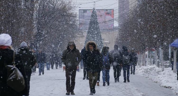 Ulje e temperaturave e reshje bore, IHMK-ja: Kujdes, nga ngricat në rrugë