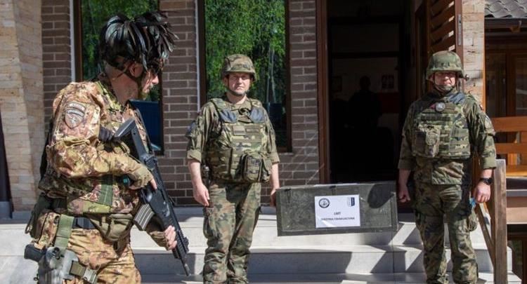 KFOR trajnon ushtarët për skenarët e kontrollit të turmave gjatë trazirave