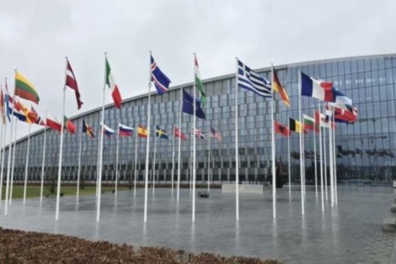 “Duam të shohim progres në dialogun Kosovë–Serbi”, zyrtari i NATO-s: Përgjegjësia e liderëve është kyçe për stabilitetin në Ballkan