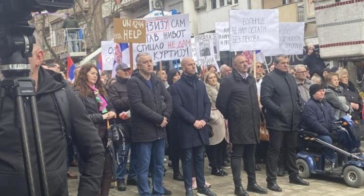 Serbët në protestë: Të anulohet vendimi për dinarin