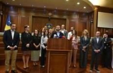 PDK dhe AAK mblidhen në sallën e Kuvendit: Mandatin na e ka dhënë populli, s’mund të na e marrë Kurti