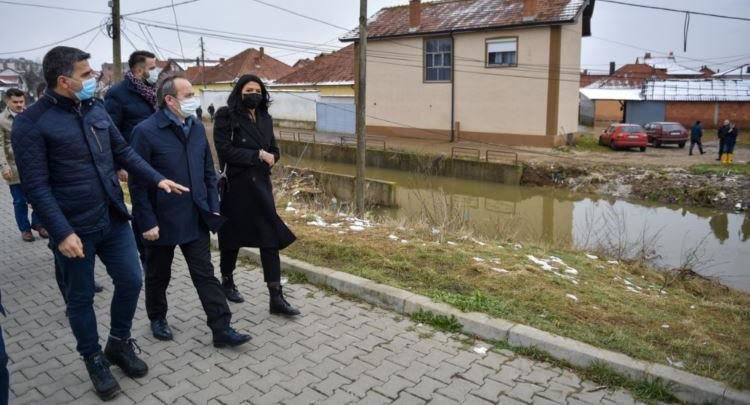 Hoti: Qeveria do të ndajë një fond për familjet e prekura nga vërshimet