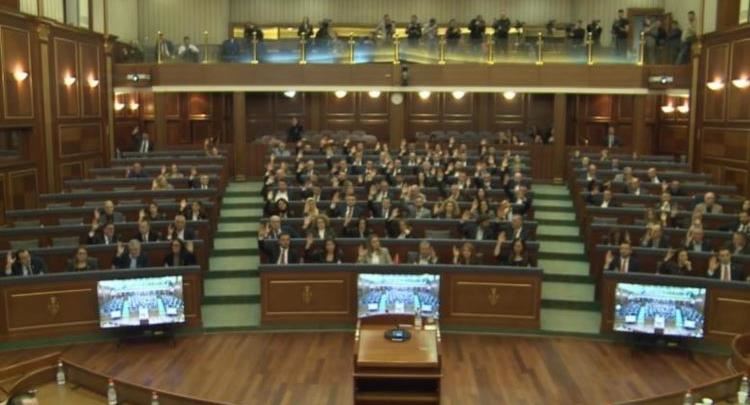 Kuvendet e Kosovës dhe Shqipërisë flasin me një zë, brenda ditës miratohen dy rezoluta në mbështetje të krerëve të UÇK-së në Hagë