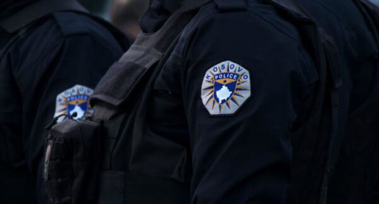 Eskpozimi i armëve në rrjete sociale, kryhen bastisje në nëntë lokacione – Policia jep detaje