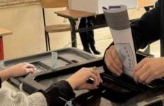 Analistët: Balotazhi në shumë komuna pritet të përmbysë rezultatin
