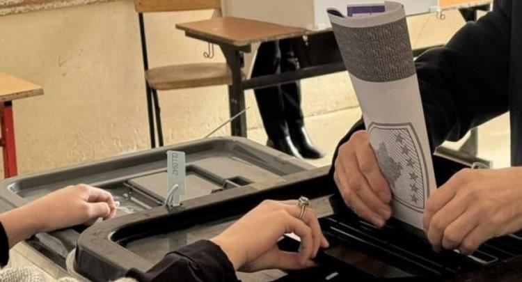 Analistët: Balotazhi në shumë komuna pritet të përmbysë rezultatin