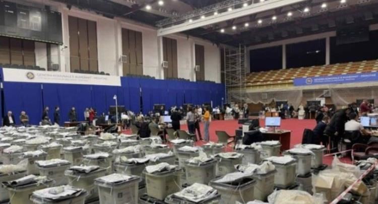 Aprovohen mbi 7 mijë pako me fletëvotime jashtë Kosovës