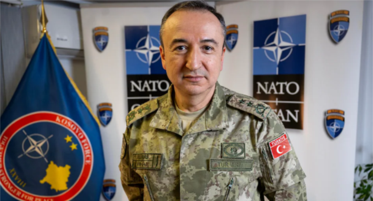 Komandanti i KFOR-it: Siguria e brishtë, por jemi gati t’i përgjigjemi çdo sfide