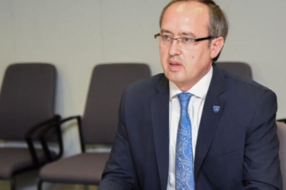 Avdullah Hoti reagon pas dorëzimit të nënshkrimeve: LDK është vullneti i anëtarësisë, jo ambicia e individëve