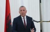 Kamberi dorëzon kërkesën për shkarkimin e Paunoviqit, mbështetet nga 53 deputetë