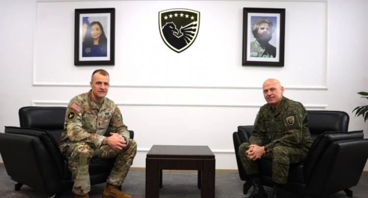 Jashari pret Strasserin, theksohet bashkëpunimi ndërmjet FSK-së dhe Ajovës