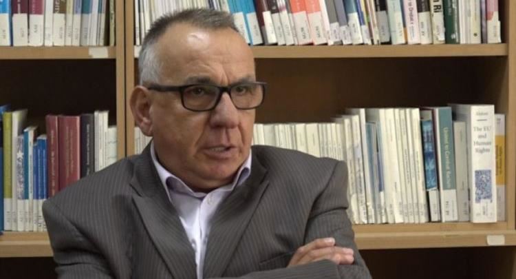 Hasani për bllokimin institucional: Pasojë juridike mund të jetë decertifikimi i deputetëve
