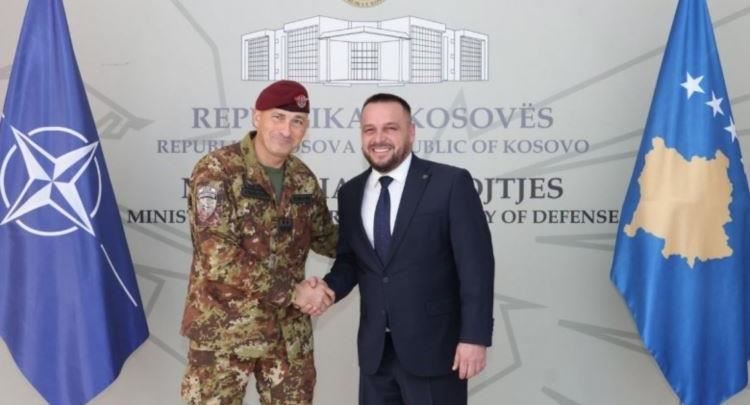 Maqedonci takon komandantin e KFOR-it: Anëtarësimi i Kosovës në NATO, prioritet