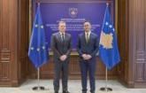 Konjufca pret përfaqësuesin special të BE-së për dialogun Kosovë–Serbi, thekson përkushtimin për një proces më efektiv dhe të qëndrueshëm