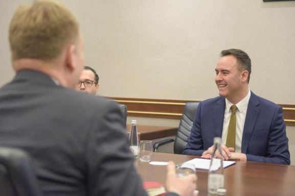 Dialogu Kosovë-Serbi kalon nën udhëheqjen e Ministrisë së Punëve të Jashtme