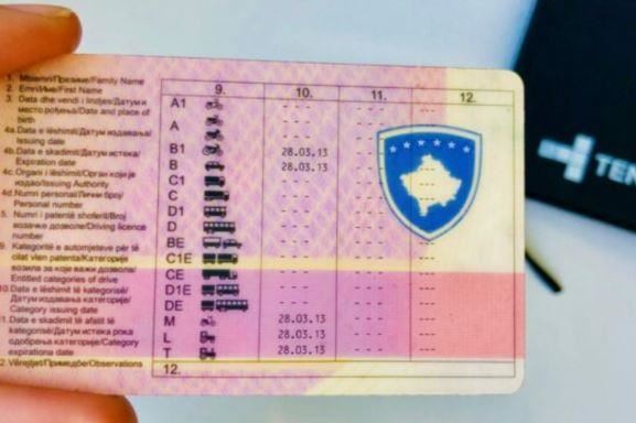 Marrja e patentëshoferëve me ryshfet, arrestohen katër ekzaminerë