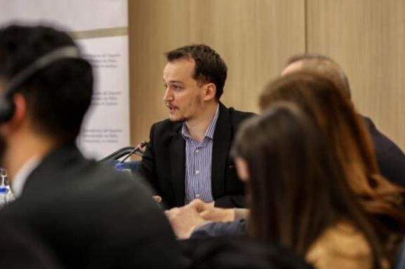 Cakolli: Shqyrtimi i ndryshimit të Buxhetit në Kuvend është i vështirë, rrezik të shfrytëzohet për qëllime politike para fushate