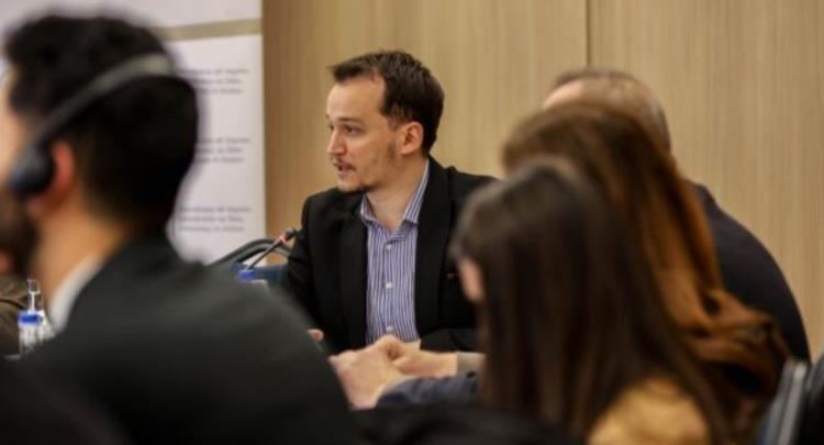 Cakolli: Shqyrtimi i ndryshimit të Buxhetit në Kuvend është i vështirë, rrezik të shfrytëzohet për qëllime politike para fushate