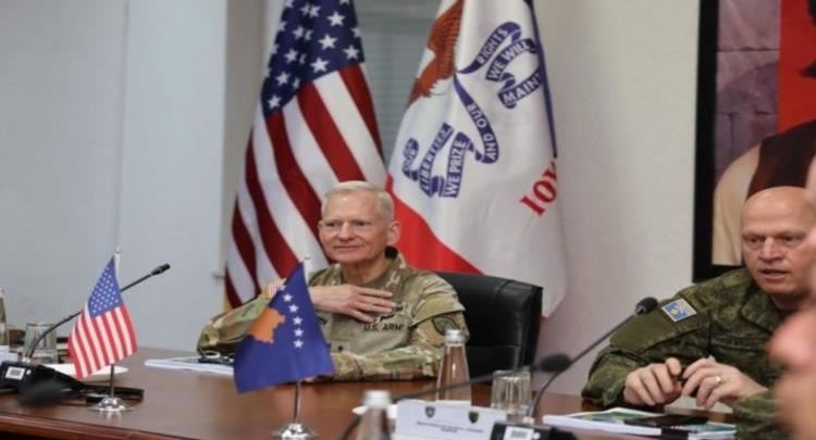 Gjenerali Osborn në FSK, fokus bashkëpunimi Kosovë - SHBA