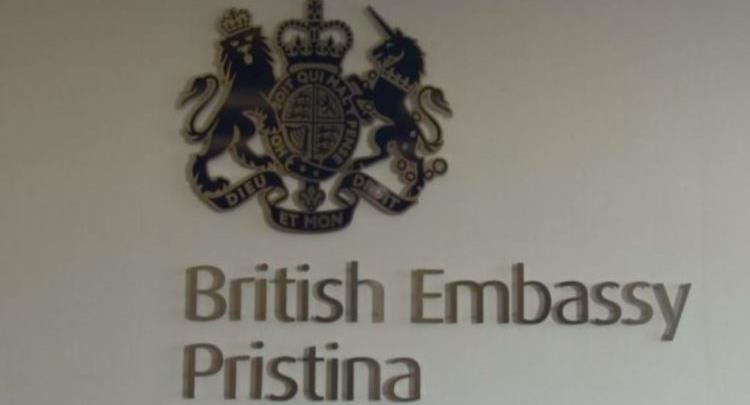 Ambasada britanike kërkon rikthimin e serbëve në drejtësi