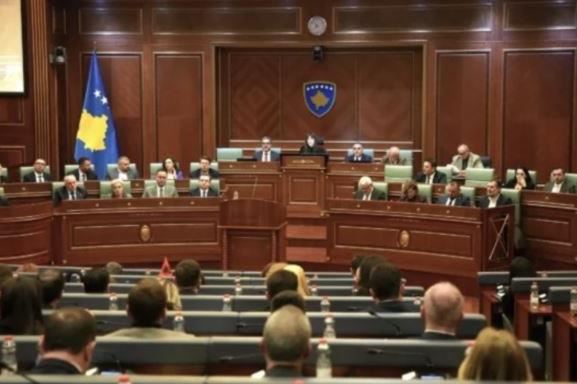 Kushtetuesja vendos për kërkesën e PDK’së: Kuvendi u konstituua me vonesë, Qeveria e ligjshme, afati i fundit për Presidentin 6 tetori