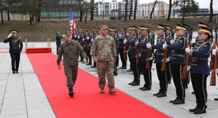 Komandanti i Gardës së Iowa-s, pritet me nderime të larta ushtarake