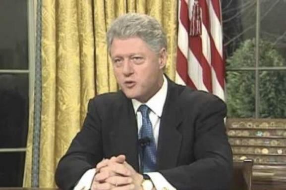 Fjalimi i Clintonit për vrasjet në Kosovë pak para bombardimeve të NATO-s