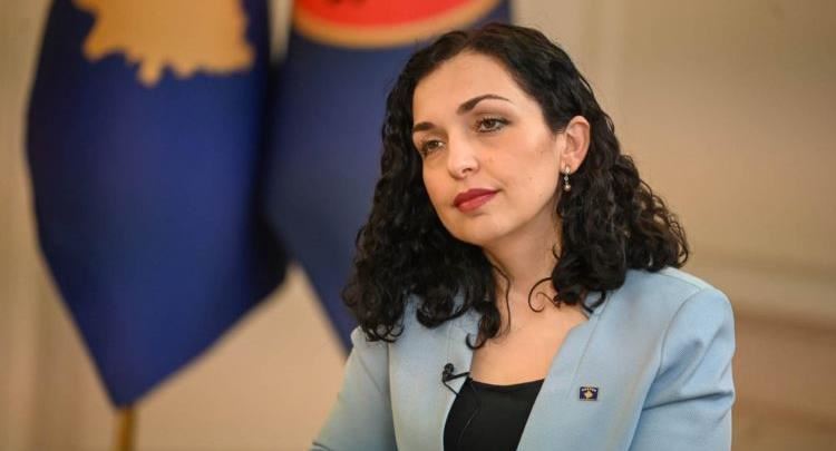 Osmani nuk deklarohet për vendimin e Kushtetueses, gazetarët i lut për mirëkuptim