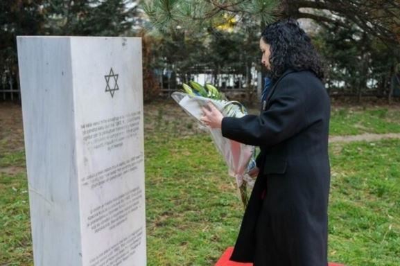 Osmani përkujton Holokaustin: Nuk duhet të harrojmë mizoritë e së kaluarës