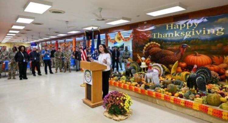 Osmani në Bondsteel, uron ushtarët amerikanë për Ditën e Falënderimeve: Kanë qenë pranë Kosovës në ditët më të vështira