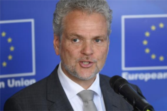 Politikani malazez: Ambasadori i BE-së na tha ta harrojmë Evropën nëse vazhdojmë me temën e çnjohjes së Kosovës