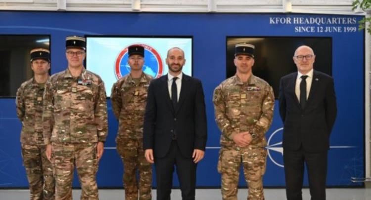 Ministri francez në KFOR: Forca shumëkombëshe, simbol i mbështetjes evropiane për stabilitetin rajonal