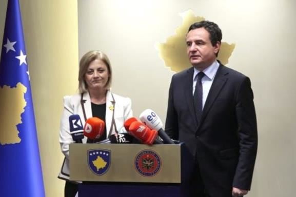 Ekskluzive: Kurti dhe Rushiti gënjyen publikisht, Ambasada Britanike mohon se ka përkrahur kandidaten e VV-së