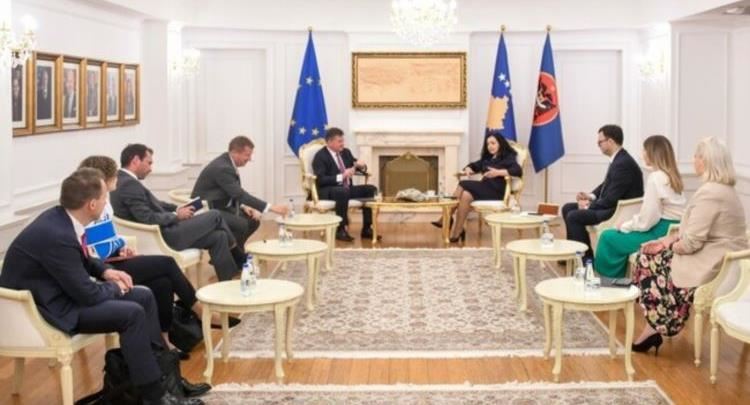 Osmani priti në takim Përfaqësuesin Special të BE-së për Dialog, Lajçak