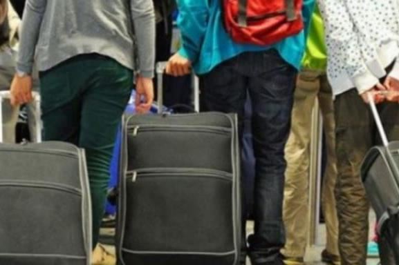 Sondazhi nga NDI: Rritet pesimizmi dhe dëshira për t’u larguar nga Kosova – çmimet dhe energjia, shqetësimet kryesore