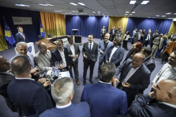 Komunat në kolaps financiar: Mbi 344 milionë euro të humbura dhe 20 milionë të tjera në rrezik nga moszbatimi i vendimit të GjK