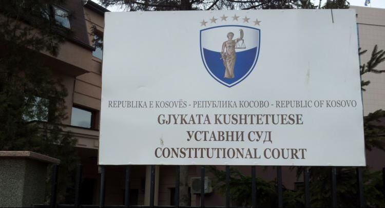 Analistët: Kushtetuesja do ta precizojë rrugën që do ndiqet nga Kuvendi