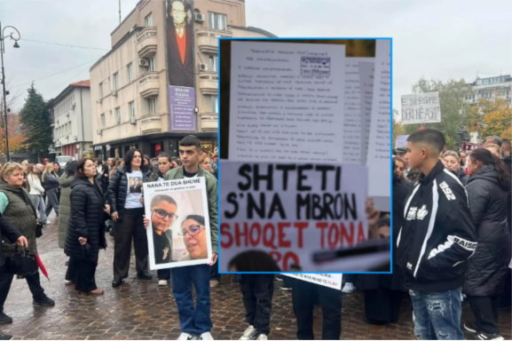 Me fotografi të Arlindës dhe pankarta në duar, qytetarët marshojnë për drejtësi në Pejë