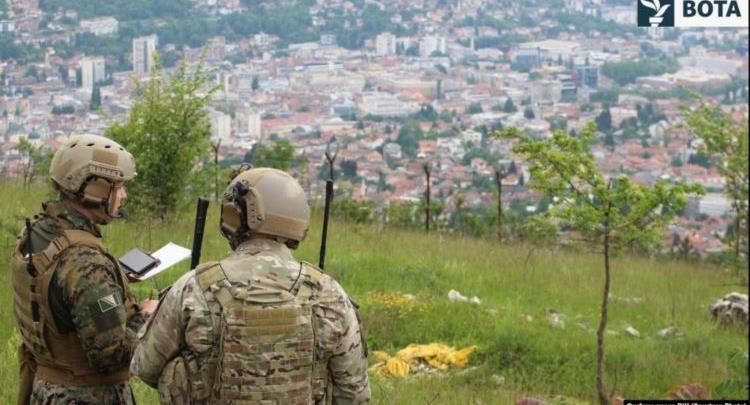 NATO përgënjeshtron Rusinë: Prania ndërkombëtare sjell stabilitet në Ballkan – theksohet edhe situata e brishtë në Kosovë