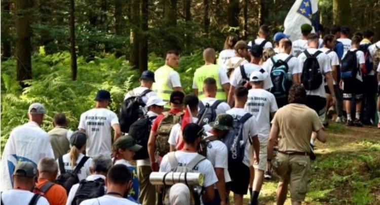 Mbi 6,500 njerëz nisin Marshimin e Paqes, përkujtojnë viktimat e gjenocidit të Srebrenicës