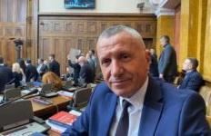 Kamberi: Diskriminimi ndaj shqiptarëve është sistematik dhe i organizuar