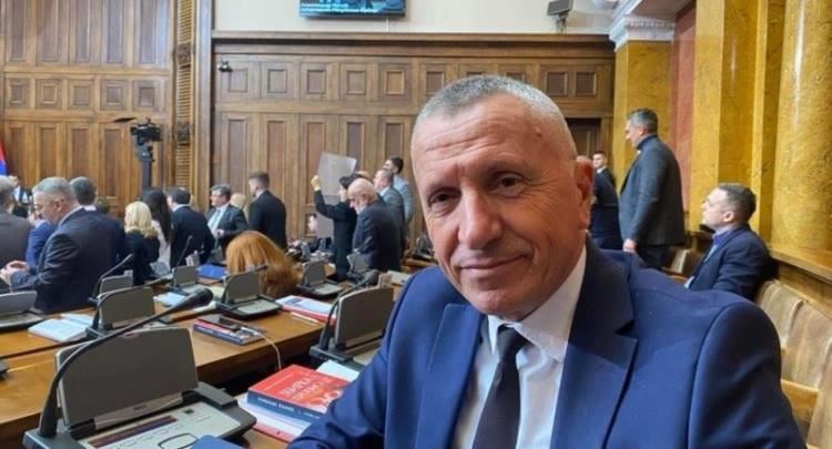 Kamberi: Diskriminimi ndaj shqiptarëve është sistematik dhe i organizuar