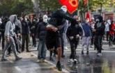 Reuters raporton nga Tirana: Protestuesit paqësorë të verës u ndien të padëgjuar, tash ka gurë e gaz lotsjellës
