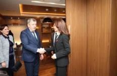 “Barazi reale, përfaqësim dhe dinjitet për shqiptarët”: Kryediplomatja shqiptare vijon qëndrimin në Maqedoni të Veriut