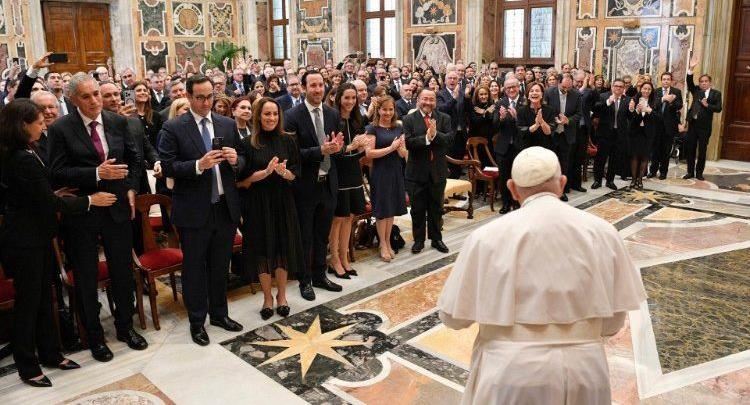 Papa: kultura e fitimit shtrembëron marrëdhëniet, të punohet për kulturën e takimit