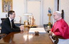 Papa presidentit të Izraelit: «negociata menjëherë dhe zgjidhje me dy shtete»