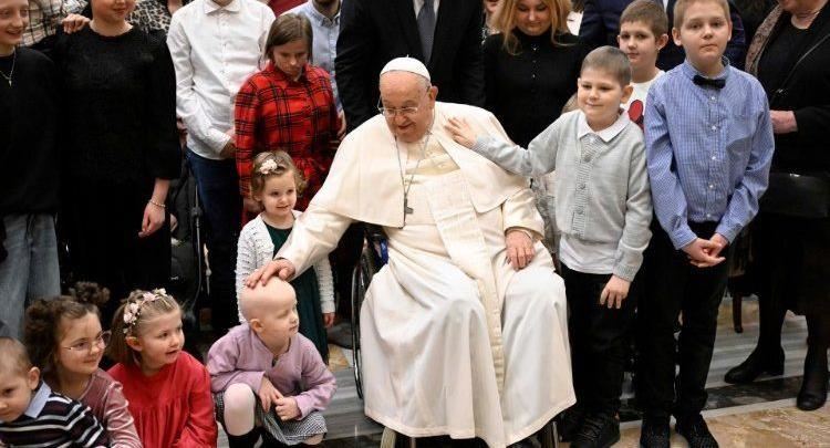 Papa, vocrrakëve të sëmurë të Polonisë: lutuni për fëmijët që nuk mund të mjekohen