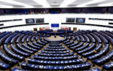 Parlamenti Evropian miraton një kredi prej 90 miliardë euro për Ukrainën